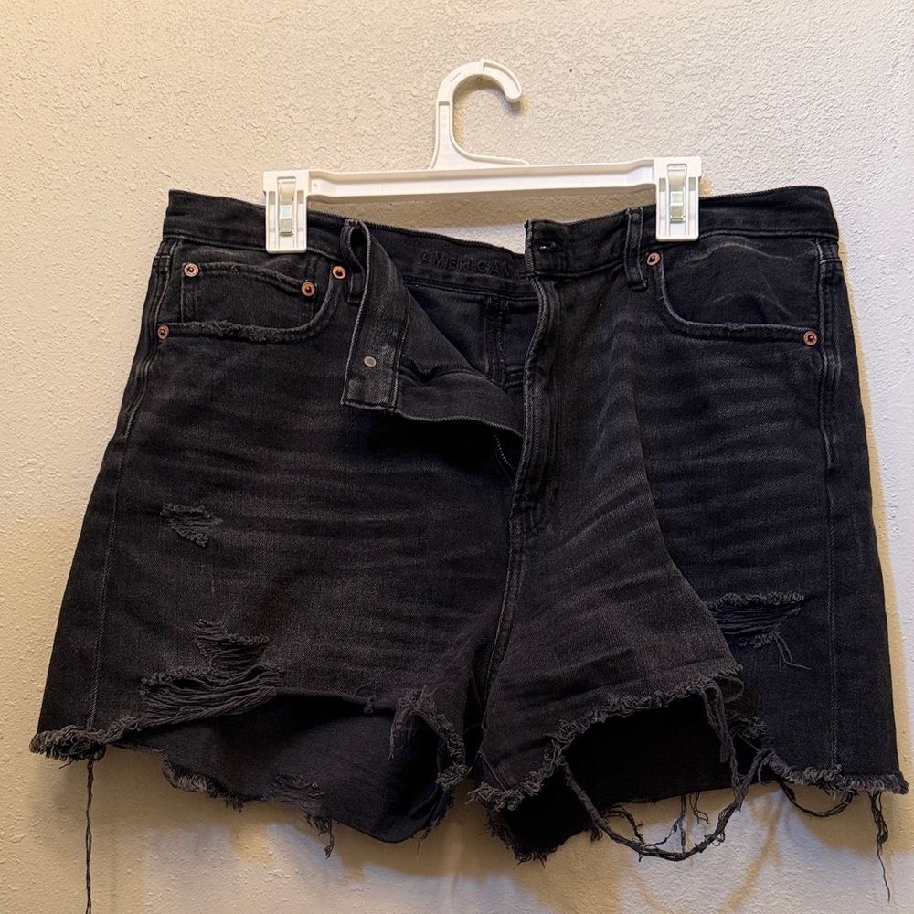 American Eagle 🦅 Black Distressed Women's Denim Shorts